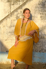 Falda envolvente en yute.